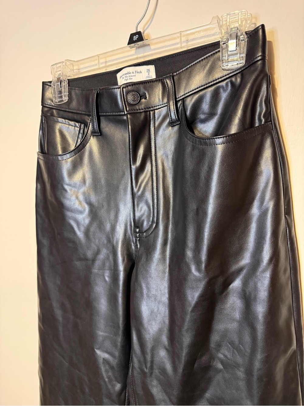 Abercrombie & Fitch The 90s Relaxed High Rise Black Leather Pants Size 26 - Picture 3 of 6
